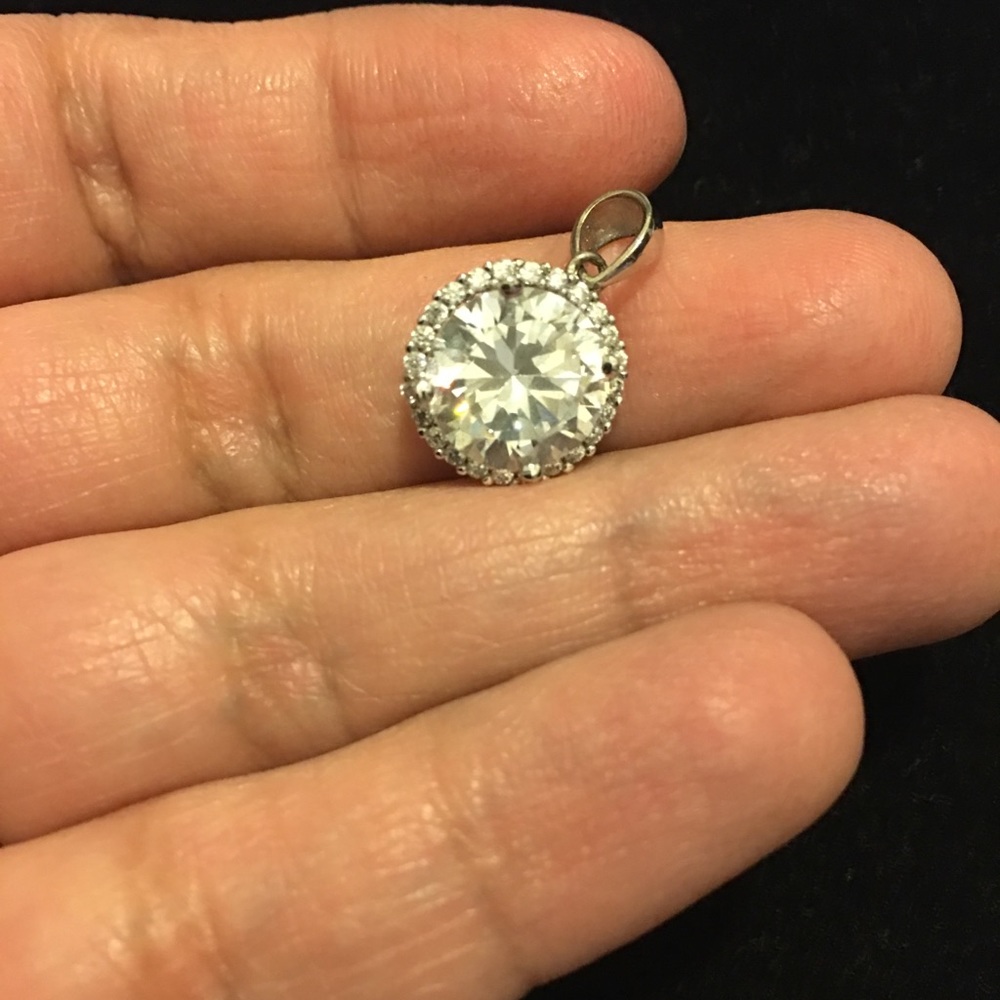 Pendant - Picture 2 of 3